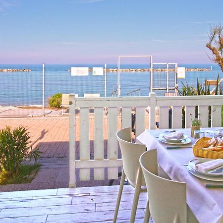 Girasole Eco Family Village Marina Palmense Exterior photo