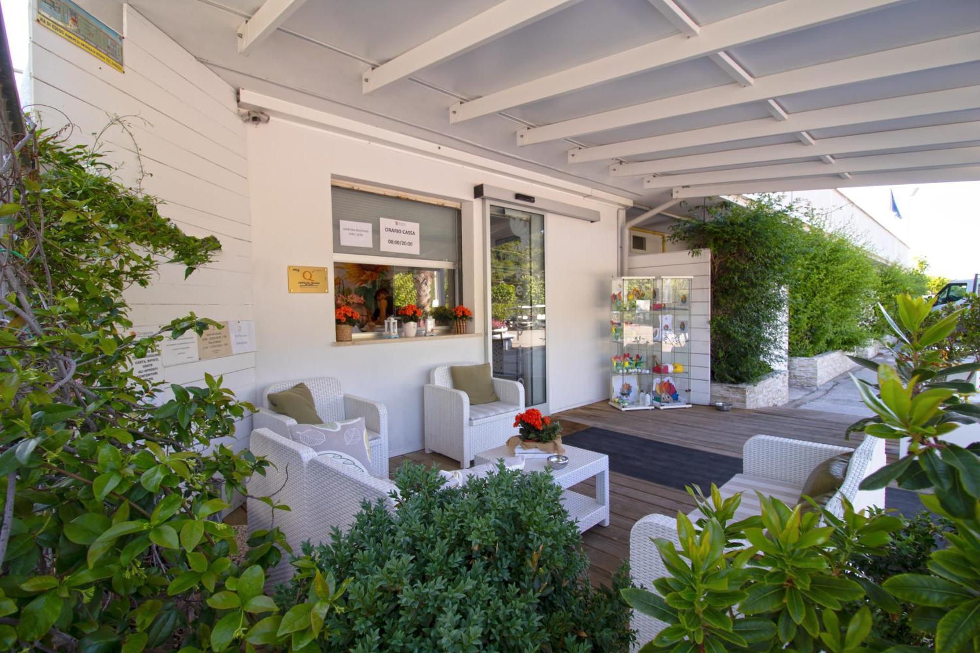 Girasole Eco Family Village Marina Palmense Exterior photo