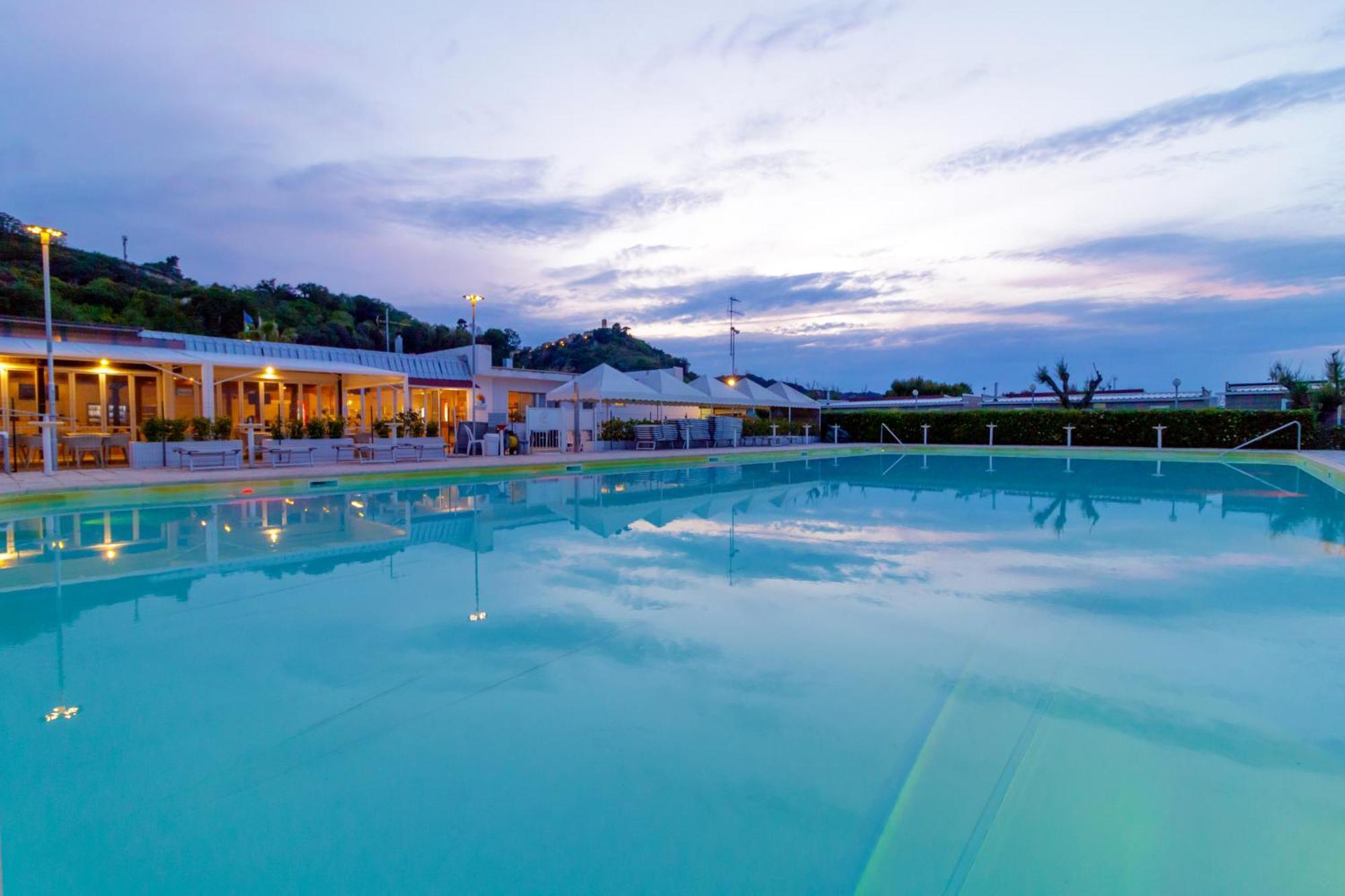 Girasole Eco Family Village Marina Palmense Exterior photo