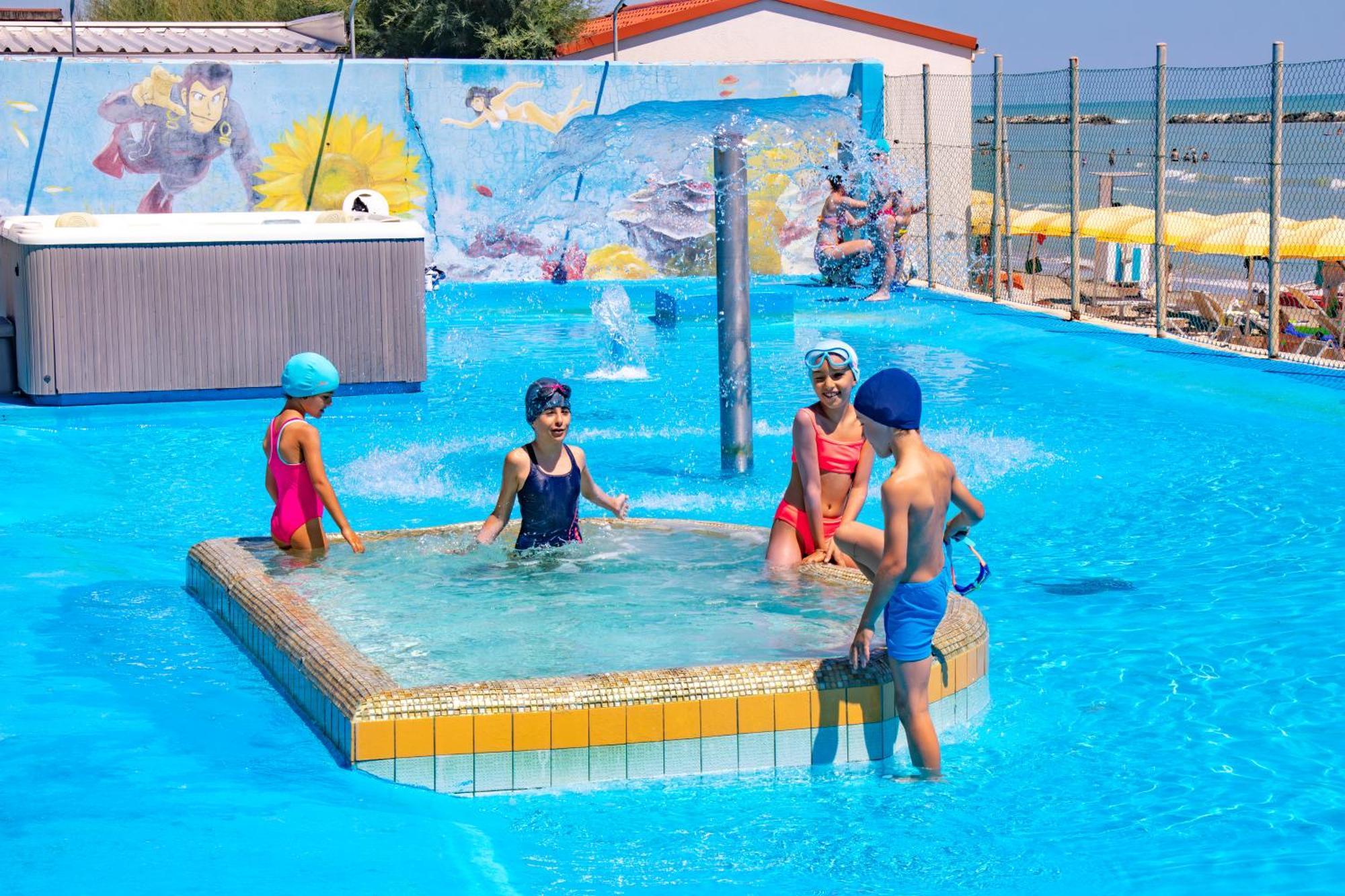 Girasole Eco Family Village Marina Palmense Exterior photo